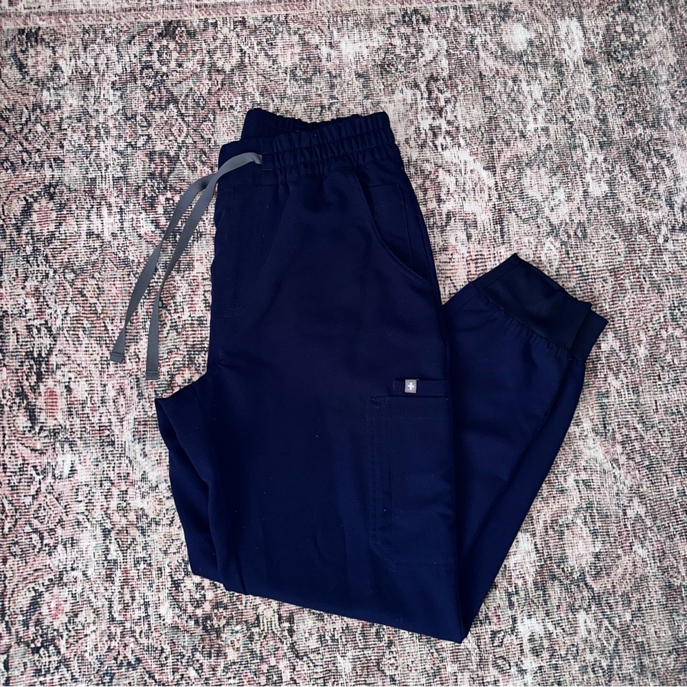 Figs Navy High Waisted Uman Relaxed Jogger Scrub Pants - Size Medium